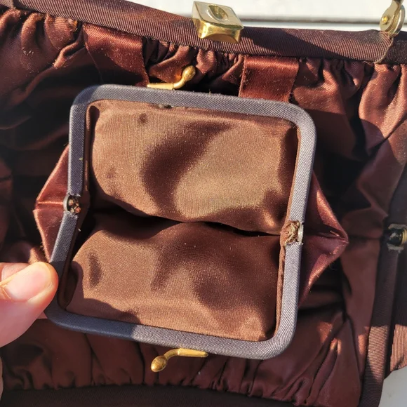 Vintage Fabric Handbag ~ CB Made in USA ~ Satin Lining ~ Attached Coin Purse - Picture 9 of 16